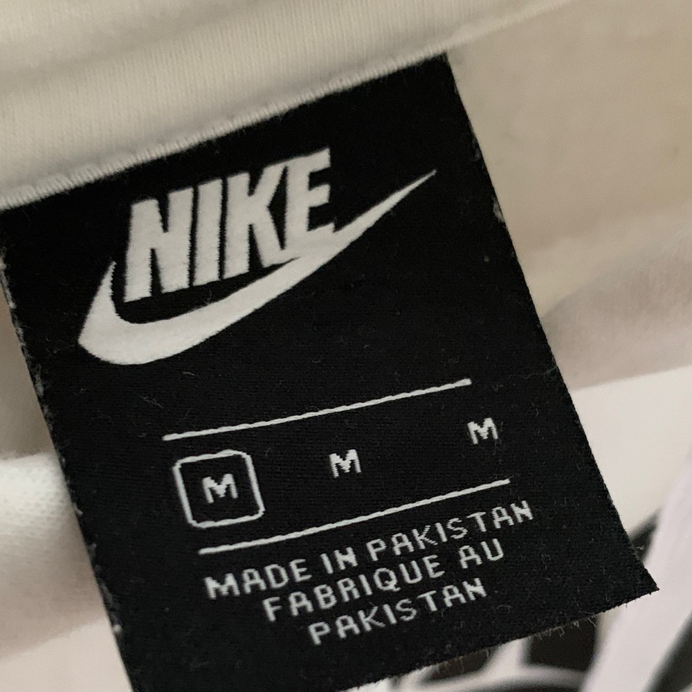 Nike White Hoodie with Black Swoosh men’s medium M Excellent - Picture 6 of 7